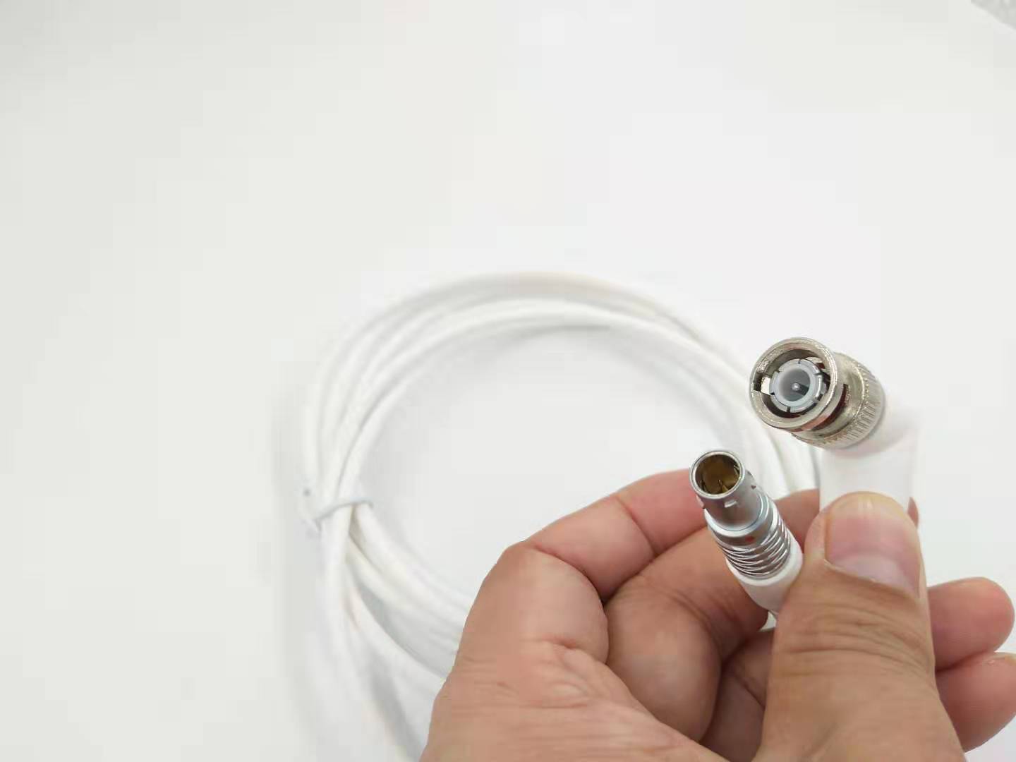 M9推拉式连接器的电缆