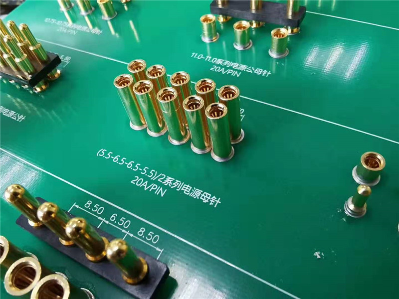 对PCBA到板电源的电池组的高电流连接从电路板