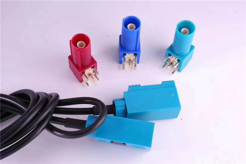 工业电缆连接器中的RF和同轴连接器低电阻负载RF