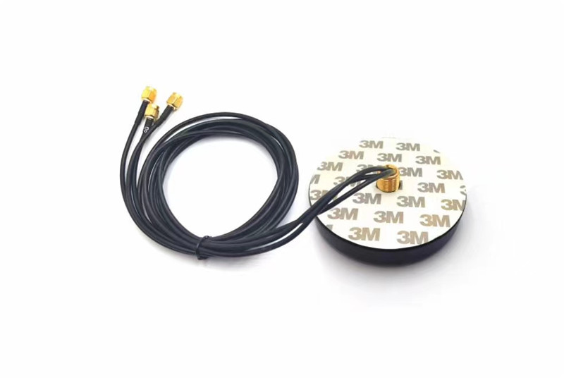 用于信号电缆的高频和低电阻同轴连接器