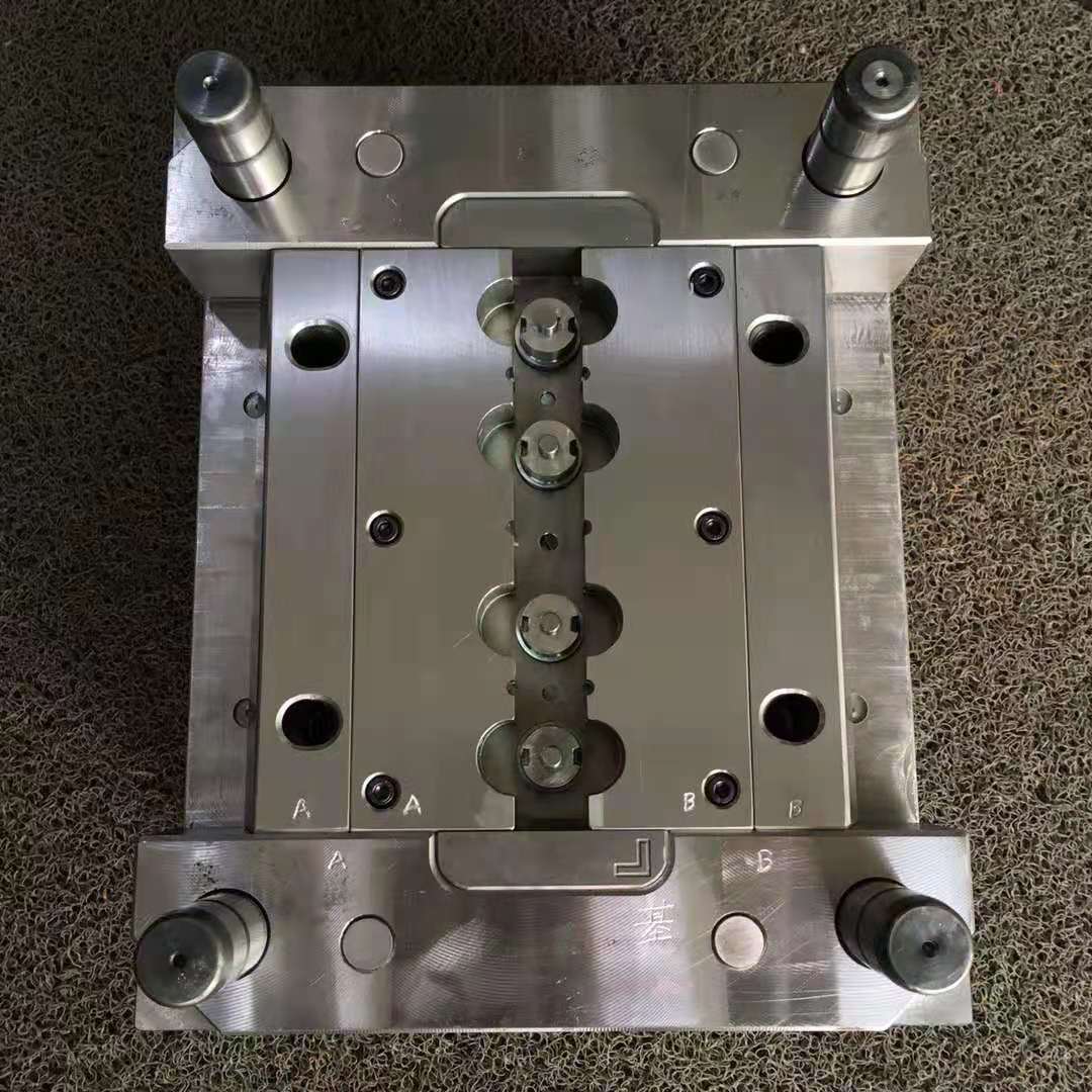 M12连接器模具精密注射型芯模具