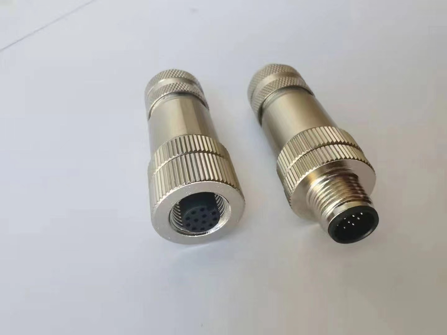 M12金属工业连接器12针焊锡屏蔽连接器